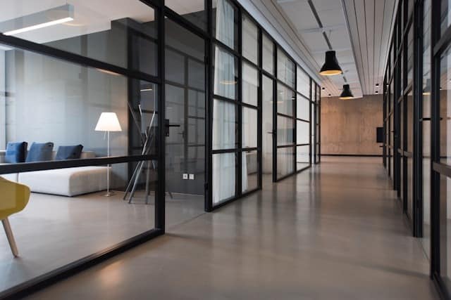 弁理士はレンタルオフィスで開業できる?事務所選びのポイントとメリットを解説 9 image 145